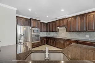 247 W 25th St, Houston, TX 77008 - Photo 12