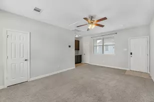 247 W 25th St, Houston, TX 77008 - Photo 32