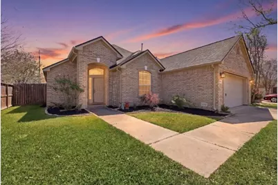 2607 Sun Cove Lane, Pearland, TX 77584 - Photo 2