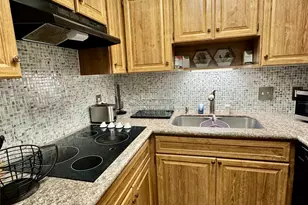 2601 Bellefontaine St, Houston, TX 77025 - Photo 8