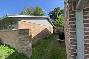 4014 Ripplebrook Dr, Houston, TX 77045 - Photo 10