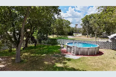 302 S Main Street, Schulenburg, TX 78956 - Photo 32