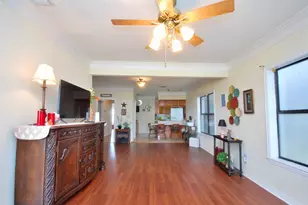 302 S Main St, Schulenburg, TX 78956 - Photo 10