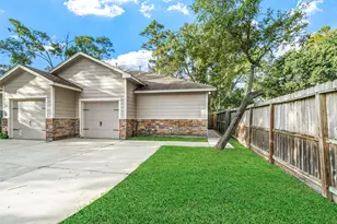 307 Covecrest Dr, Houston, TX 77336 - Photo 2