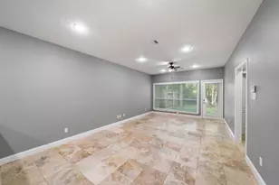 307 Covecrest Dr, Houston, TX 77336 - Photo 4