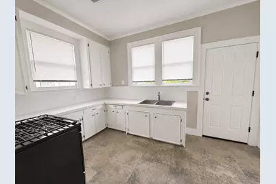 2406 35th Street, Galveston, TX 77550 - Photo 8