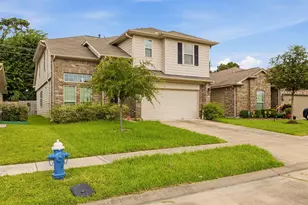 6131 Carpenters Cove Ln, Houston, TX 77049 - Photo 2