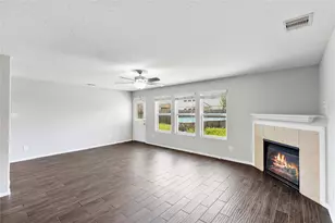 11027 Bauer Elm St St, Houston, TX 77044 - Photo 8