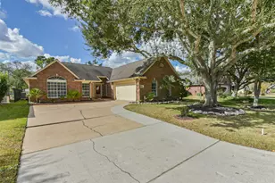 3810 E Peach Hollow Cir, Pearland, TX 77584 - Photo 2