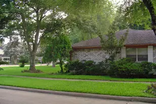 6202 Wagonwheel Cir, Houston, TX 77088 - Photo 4