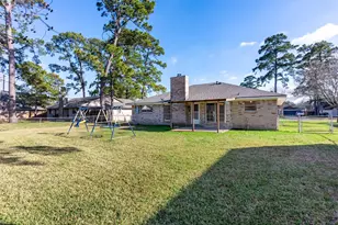 9915 Bayou Woods Dr, Baytown, TX 77521 - Photo 2