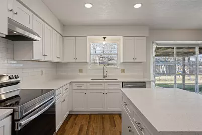 9915 Bayou Woods Drive, Baytown, TX 77521 - Photo 12