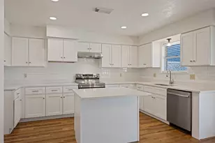 9915 Bayou Woods Dr, Baytown, TX 77521 - Photo 8