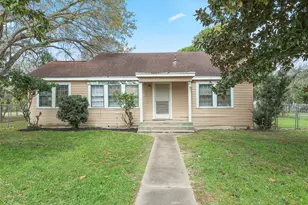 630 Orange St, La Marque, TX 77568 - Photo 1