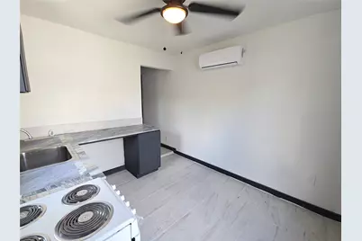 9010 Linda Vista Road #C, Houston, TX 77078 - Photo 6