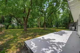 7023 Crestmont St, Houston, TX 77033 - Photo 22