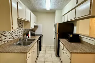 2750 Holly Hall St, Houston, TX 77054 - Photo 10
