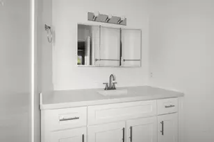 9009 Richmond, Houston, TX 77063 - Photo 18