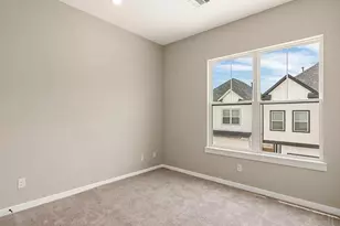 6712 Parker Oaks Ln, Houston, TX 77076 - Photo 36