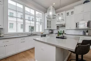 6113 Nicholas Grv Pl, Houston, TX 77055 - Photo 12