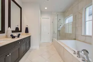 6113 Nicholas Grv Pl, Houston, TX 77055 - Photo 34