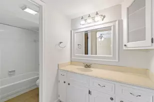 10418 Sagemeadow Ln, Houston, TX 77089 - Photo 8