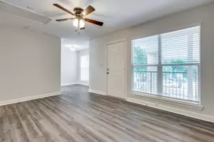 1013 Gunnison St, Sealy, TX 77474 - Photo 4