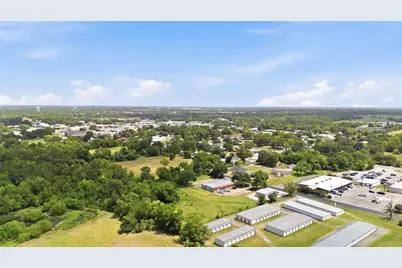 810 S State Street, Madisonville, TX 77864 - Photo 10