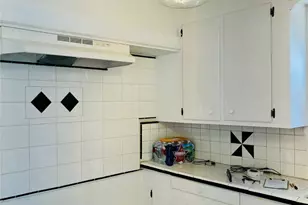 702 Caplin St, Houston, TX 77022 - Photo 8