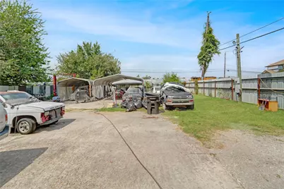 10022 E Hardy Road, Houston, TX 77093 - Photo 14