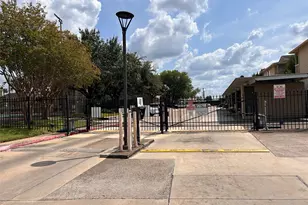 3578 Ocee St, Houston, TX 77063 - Photo 2