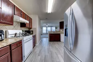 11027 E Fall Fern Cir, Houston, TX 77044 - Photo 8