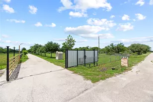 523 Moore Bar Rd, Rosenberg, TX 77471 - Photo 2