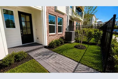 6346 Paddington Bend Drive, Houston, TX 77008 - Photo 2