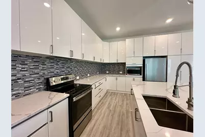 4123 Avenue M 1/2, Galveston, TX 77550 - Photo 2