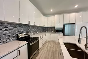 4123 Ave M 1/2, Galveston, TX 77550 - Photo 2