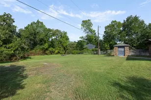 1602 Brook Hollow Dr, Bryan, TX 77802 - Photo 4