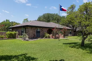 1602 Brook Hollow Dr, Bryan, TX 77802 - Photo 2