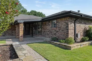 1602 Brook Hollow Dr, Bryan, TX 77802 - Photo 18