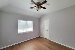 9410 Barretts Glen Ct, Houston, TX 77065 - Photo 32