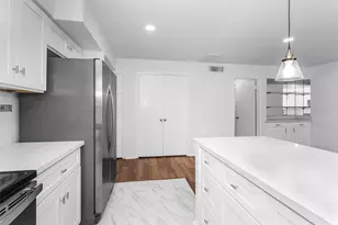 10610 Chapel Hill Dr, Houston, TX 77099 - Photo 18