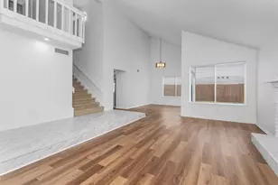 10610 Chapel Hill Dr, Houston, TX 77099 - Photo 8