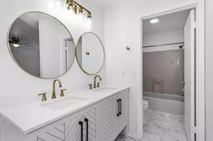 10610 Chapel Hill Dr, Houston, TX 77099 - Photo 28