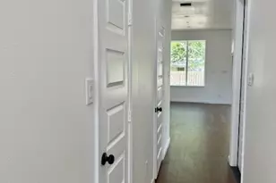 4607 Clover St, Houston, TX 77051 - Photo 14