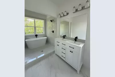 4607 Clover Street, Houston, TX 77051 - Photo 8