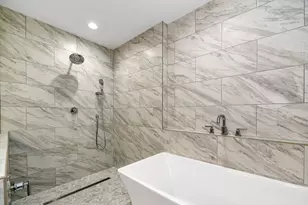 10 Woodstone St, Houston, TX 77024 - Photo 32
