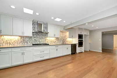 10 Woodstone Street, Houston, TX 77024 - Photo 12