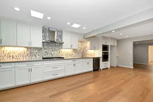 10 Woodstone St, Houston, TX 77024 - Photo 12