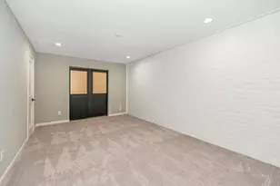10 Woodstone St, Houston, TX 77024 - Photo 36