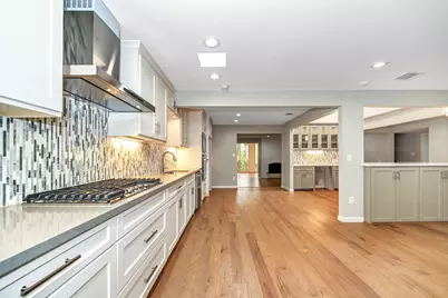 10 Woodstone Street, Houston, TX 77024 - Photo 14